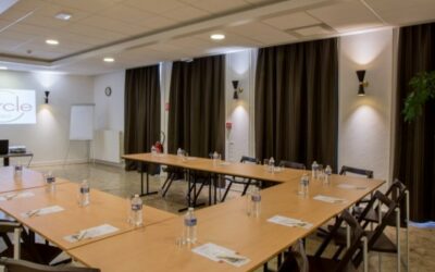 Organiser un séminaire d’entreprise à Cherbourg : salles, restauration et accompagnement sur mesure